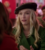 Emily_in_Paris_S01E08_Family_Affair_720p_NF_WEB-DL_DDP5_1_x264-BTN_0119.jpg