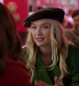 Emily_in_Paris_S01E08_Family_Affair_720p_NF_WEB-DL_DDP5_1_x264-BTN_0122.jpg