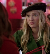 Emily_in_Paris_S01E08_Family_Affair_720p_NF_WEB-DL_DDP5_1_x264-BTN_0130.jpg