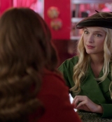 Emily_in_Paris_S01E08_Family_Affair_720p_NF_WEB-DL_DDP5_1_x264-BTN_0138.jpg