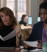 Emily_in_Paris_S01E08_Family_Affair_720p_NF_WEB-DL_DDP5_1_x264-BTN_0163.jpg
