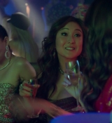 Emily_in_Paris_S01E08_Family_Affair_720p_NF_WEB-DL_DDP5_1_x264-BTN_0214.jpg