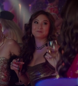 Emily_in_Paris_S01E08_Family_Affair_720p_NF_WEB-DL_DDP5_1_x264-BTN_0215.jpg