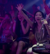 Emily_in_Paris_S01E08_Family_Affair_720p_NF_WEB-DL_DDP5_1_x264-BTN_0229.jpg