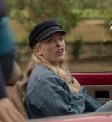 Emily_in_Paris_S01E08_Family_Affair_720p_NF_WEB-DL_DDP5_1_x264-BTN_0295.jpg