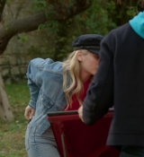 Emily_in_Paris_S01E08_Family_Affair_720p_NF_WEB-DL_DDP5_1_x264-BTN_0298.jpg