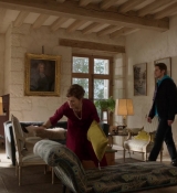 Emily_in_Paris_S01E08_Family_Affair_720p_NF_WEB-DL_DDP5_1_x264-BTN_0327.jpg