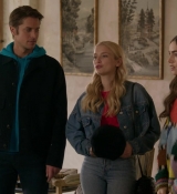 Emily_in_Paris_S01E08_Family_Affair_720p_NF_WEB-DL_DDP5_1_x264-BTN_0333.jpg