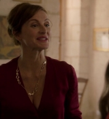 Emily_in_Paris_S01E08_Family_Affair_720p_NF_WEB-DL_DDP5_1_x264-BTN_0338.jpg