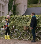 Emily_in_Paris_S01E08_Family_Affair_720p_NF_WEB-DL_DDP5_1_x264-BTN_0415.jpg