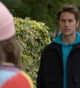 Emily_in_Paris_S01E08_Family_Affair_720p_NF_WEB-DL_DDP5_1_x264-BTN_0418.jpg