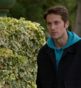 Emily_in_Paris_S01E08_Family_Affair_720p_NF_WEB-DL_DDP5_1_x264-BTN_0427.jpg