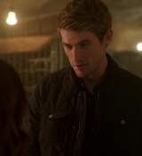 Emily_in_Paris_S01E08_Family_Affair_720p_NF_WEB-DL_DDP5_1_x264-BTN_0526.jpg