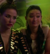 Emily_in_Paris_S01E08_Family_Affair_720p_NF_WEB-DL_DDP5_1_x264-BTN_0693.jpg