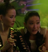 Emily_in_Paris_S01E08_Family_Affair_720p_NF_WEB-DL_DDP5_1_x264-BTN_0696.jpg