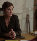 Emily_in_Paris_S01E08_Family_Affair_720p_NF_WEB-DL_DDP5_1_x264-BTN_1049.jpg