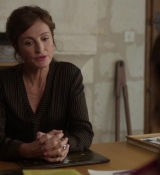 Emily_in_Paris_S01E08_Family_Affair_720p_NF_WEB-DL_DDP5_1_x264-BTN_1052.jpg