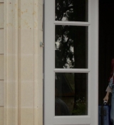 Emily_in_Paris_S01E08_Family_Affair_720p_NF_WEB-DL_DDP5_1_x264-BTN_1087.jpg