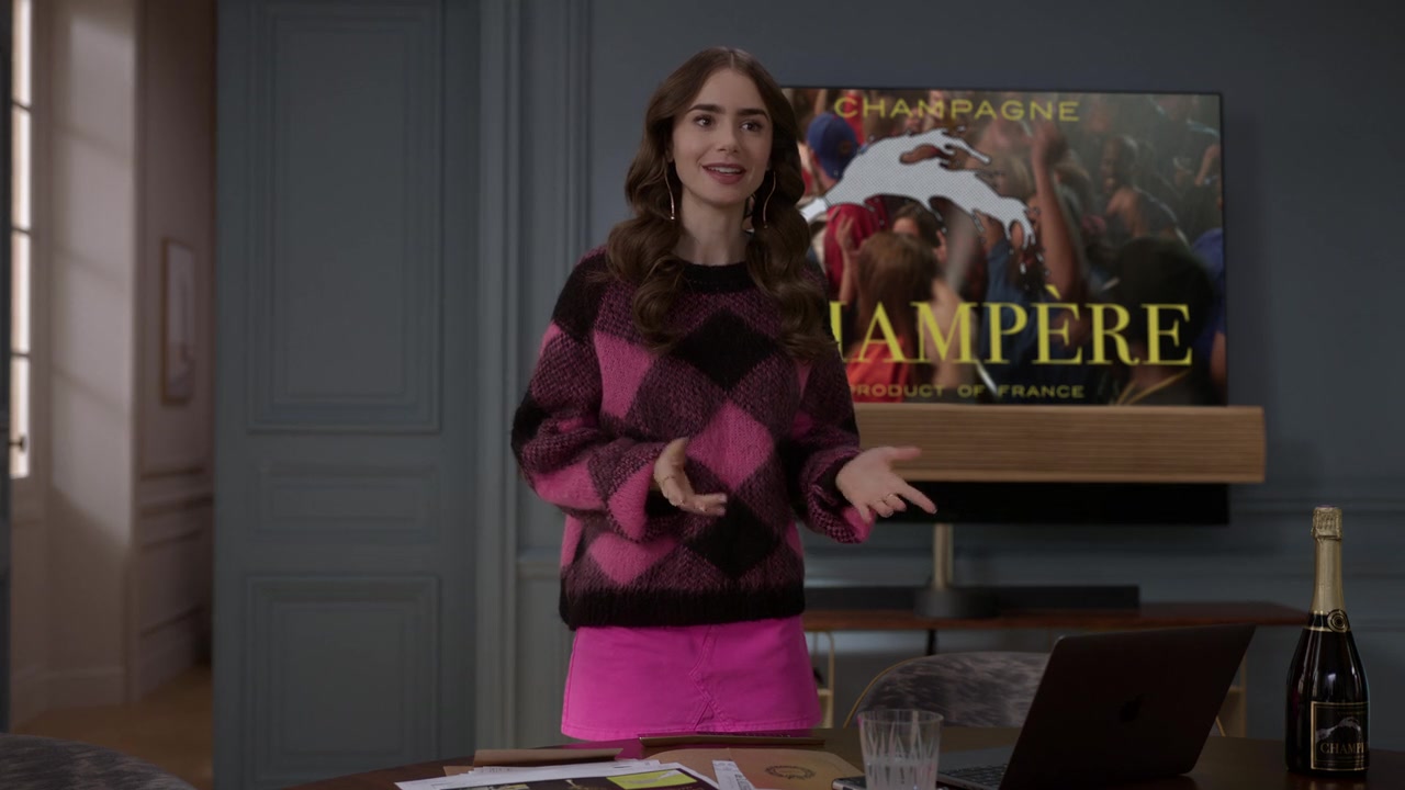 Emily_in_Paris_S01E09_An_American_Auction_in_Paris_720p_NF_WEB-DL_DDP5_1_x264-BTN_0033.jpg Emily_in_Paris_S01E09_An_American_Auction_in_Paris_720p_NF_WEB-DL_DDP5_1_x264-BTN_0033.jpg