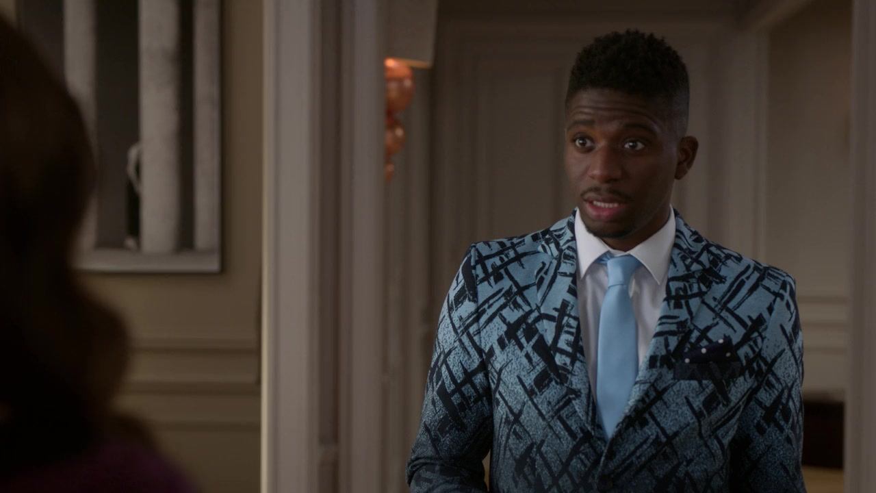 Emily_in_Paris_S01E09_An_American_Auction_in_Paris_720p_NF_WEB-DL_DDP5_1_x264-BTN_0065.jpg