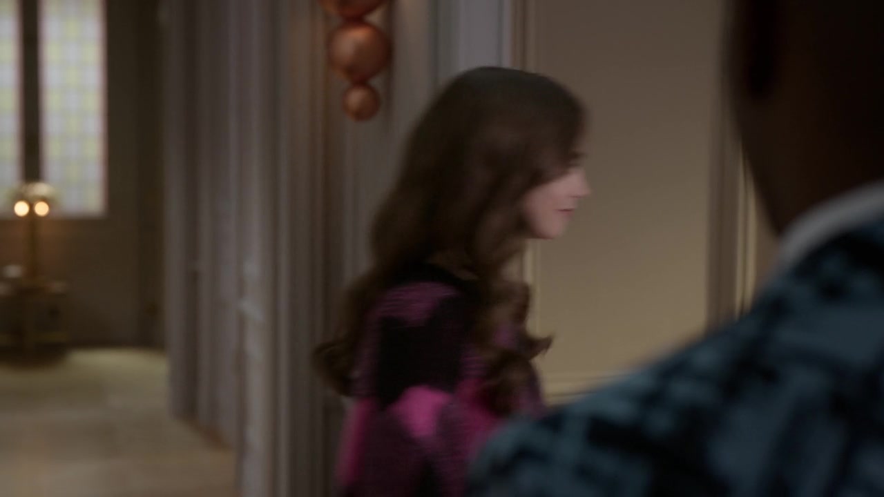 Emily_in_Paris_S01E09_An_American_Auction_in_Paris_720p_NF_WEB-DL_DDP5_1_x264-BTN_0073.jpg