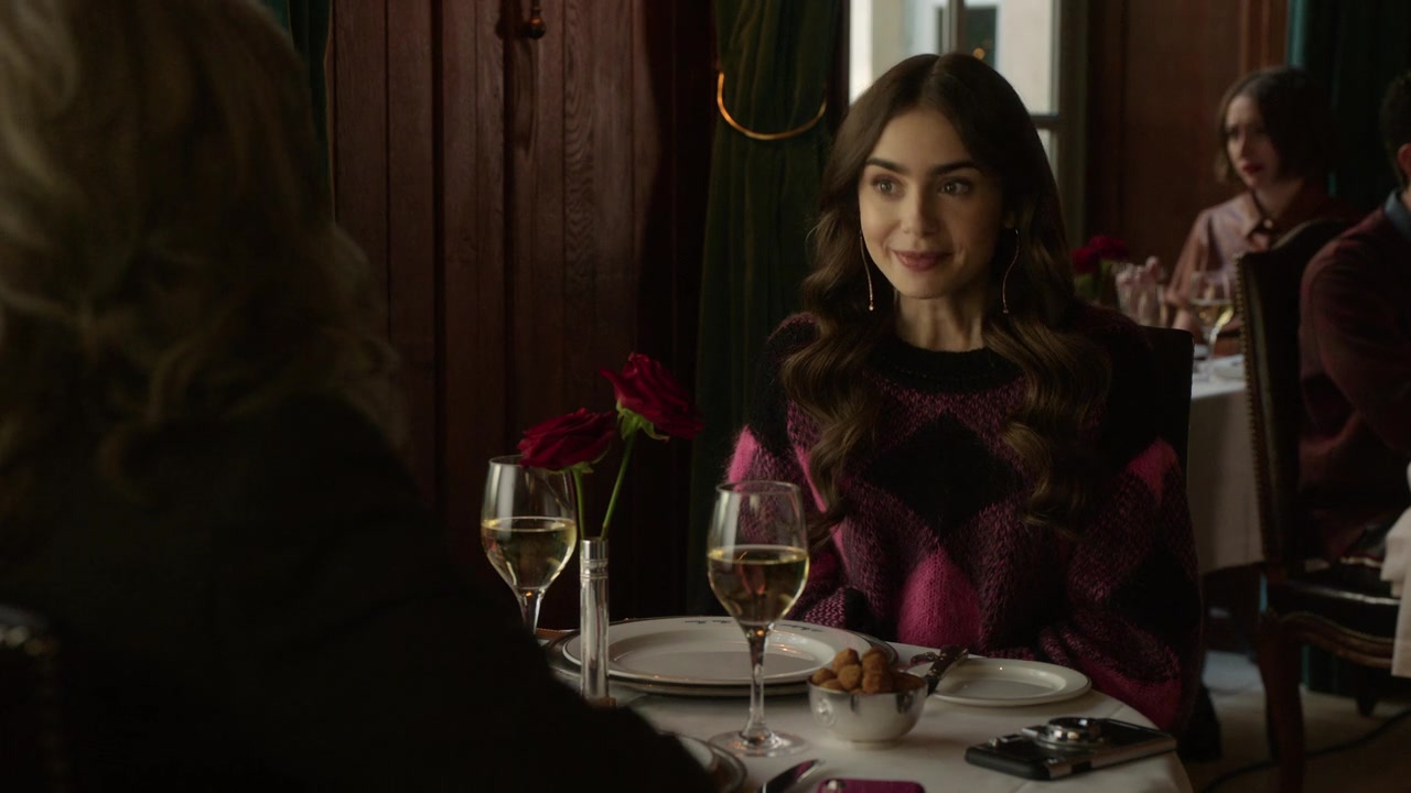 Emily_in_Paris_S01E09_An_American_Auction_in_Paris_720p_NF_WEB-DL_DDP5_1_x264-BTN_0085.jpg