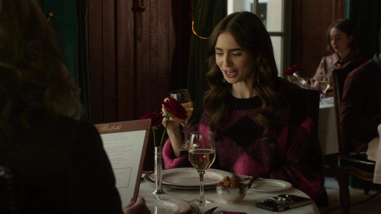 Emily_in_Paris_S01E09_An_American_Auction_in_Paris_720p_NF_WEB-DL_DDP5_1_x264-BTN_0142.jpg