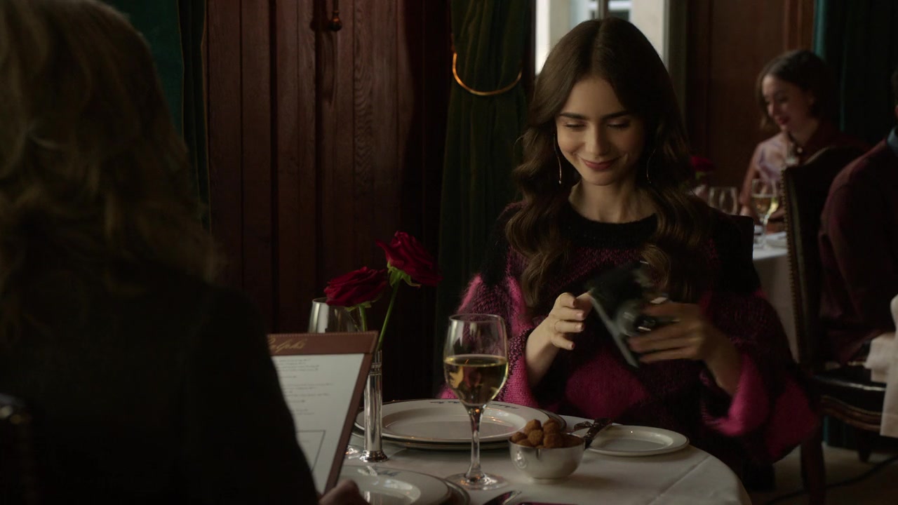 Emily_in_Paris_S01E09_An_American_Auction_in_Paris_720p_NF_WEB-DL_DDP5_1_x264-BTN_0162.jpg