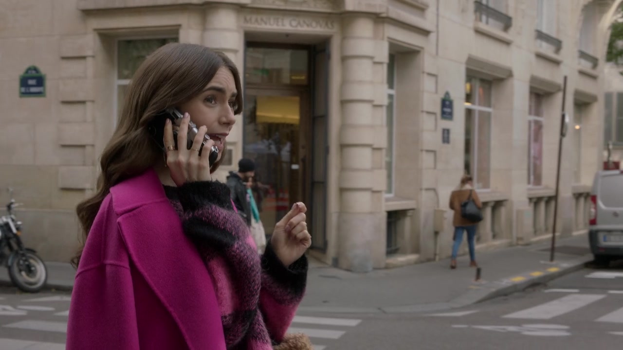 Emily_in_Paris_S01E09_An_American_Auction_in_Paris_720p_NF_WEB-DL_DDP5_1_x264-BTN_0182.jpg