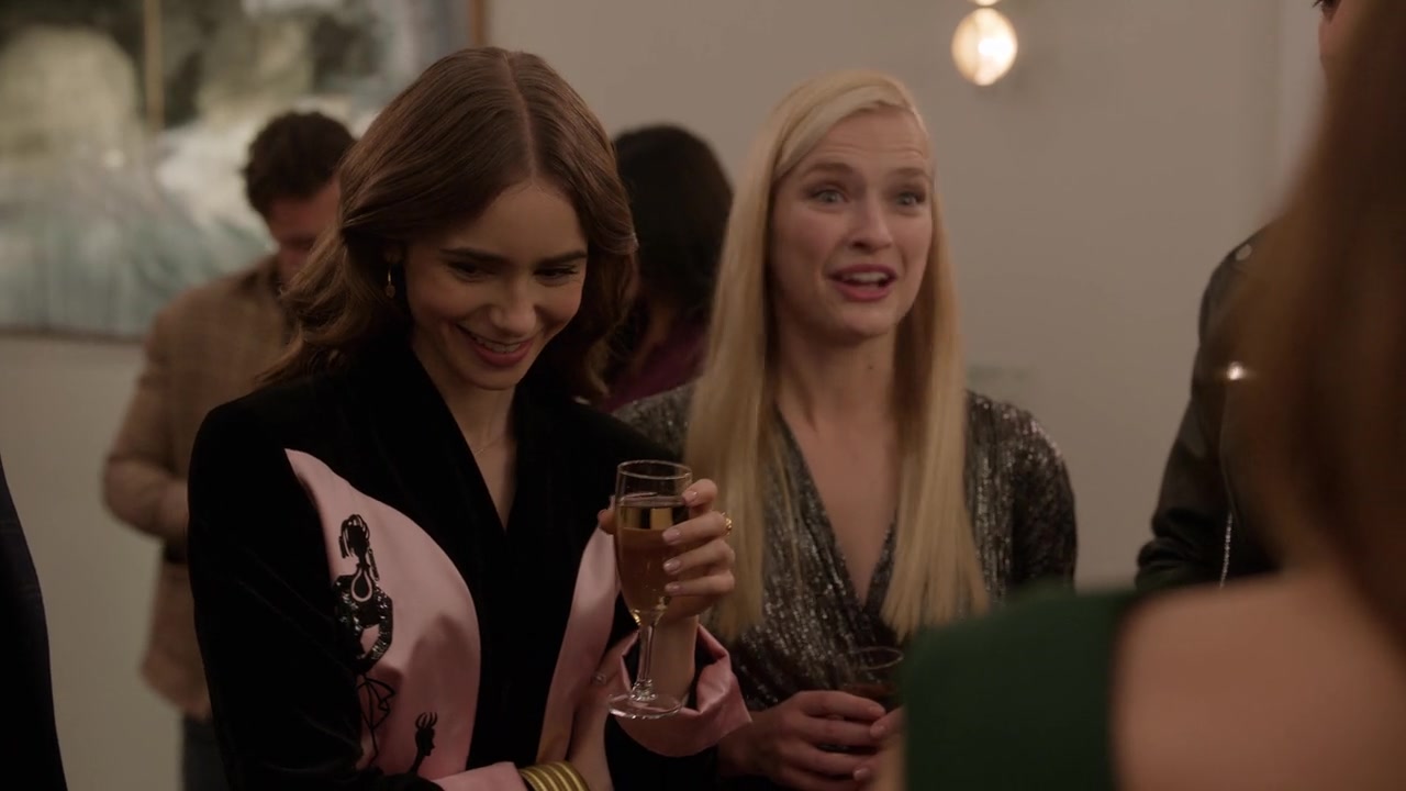 Emily_in_Paris_S01E09_An_American_Auction_in_Paris_720p_NF_WEB-DL_DDP5_1_x264-BTN_0218.jpg