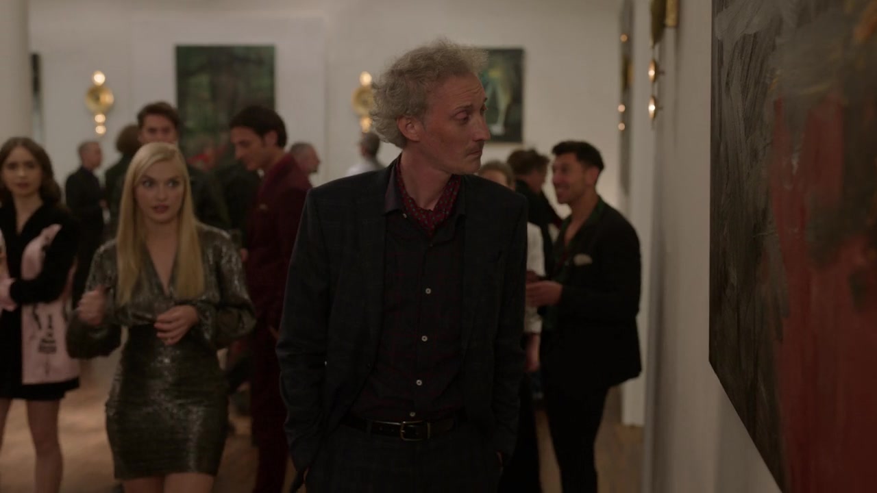 Emily_in_Paris_S01E09_An_American_Auction_in_Paris_720p_NF_WEB-DL_DDP5_1_x264-BTN_0227.jpg