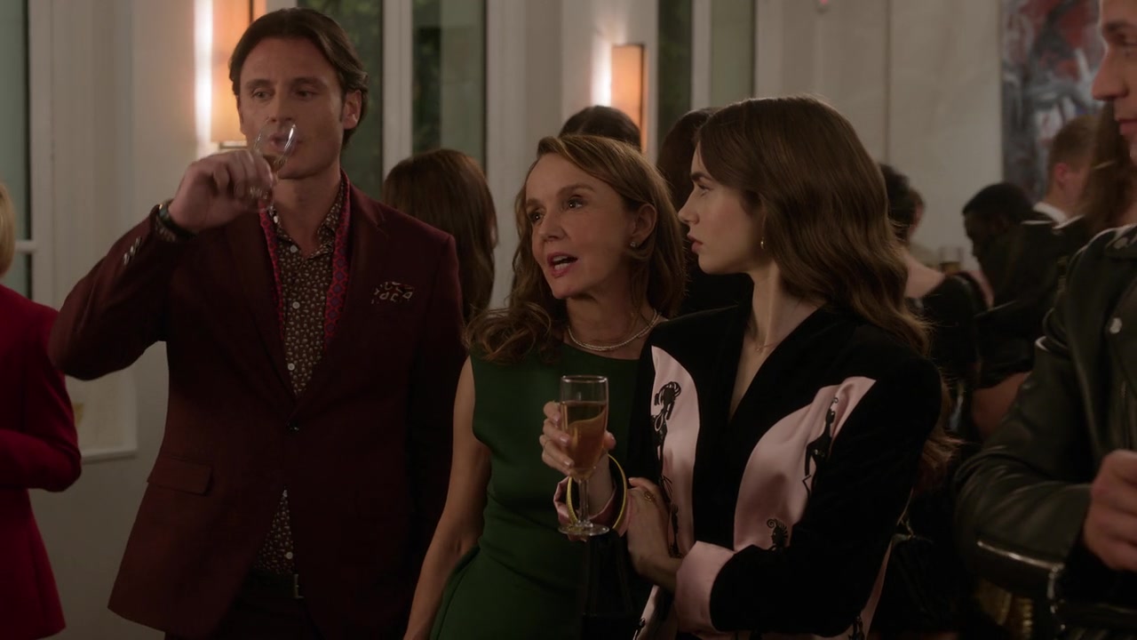 Emily_in_Paris_S01E09_An_American_Auction_in_Paris_720p_NF_WEB-DL_DDP5_1_x264-BTN_0254.jpg