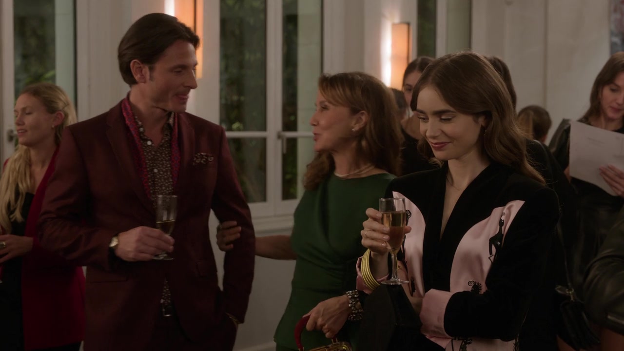 Emily_in_Paris_S01E09_An_American_Auction_in_Paris_720p_NF_WEB-DL_DDP5_1_x264-BTN_0262.jpg Emily_in_Paris_S01E09_An_American_Auction_in_Paris_720p_NF_WEB-DL_DDP5_1_x264-BTN_0262.jpg