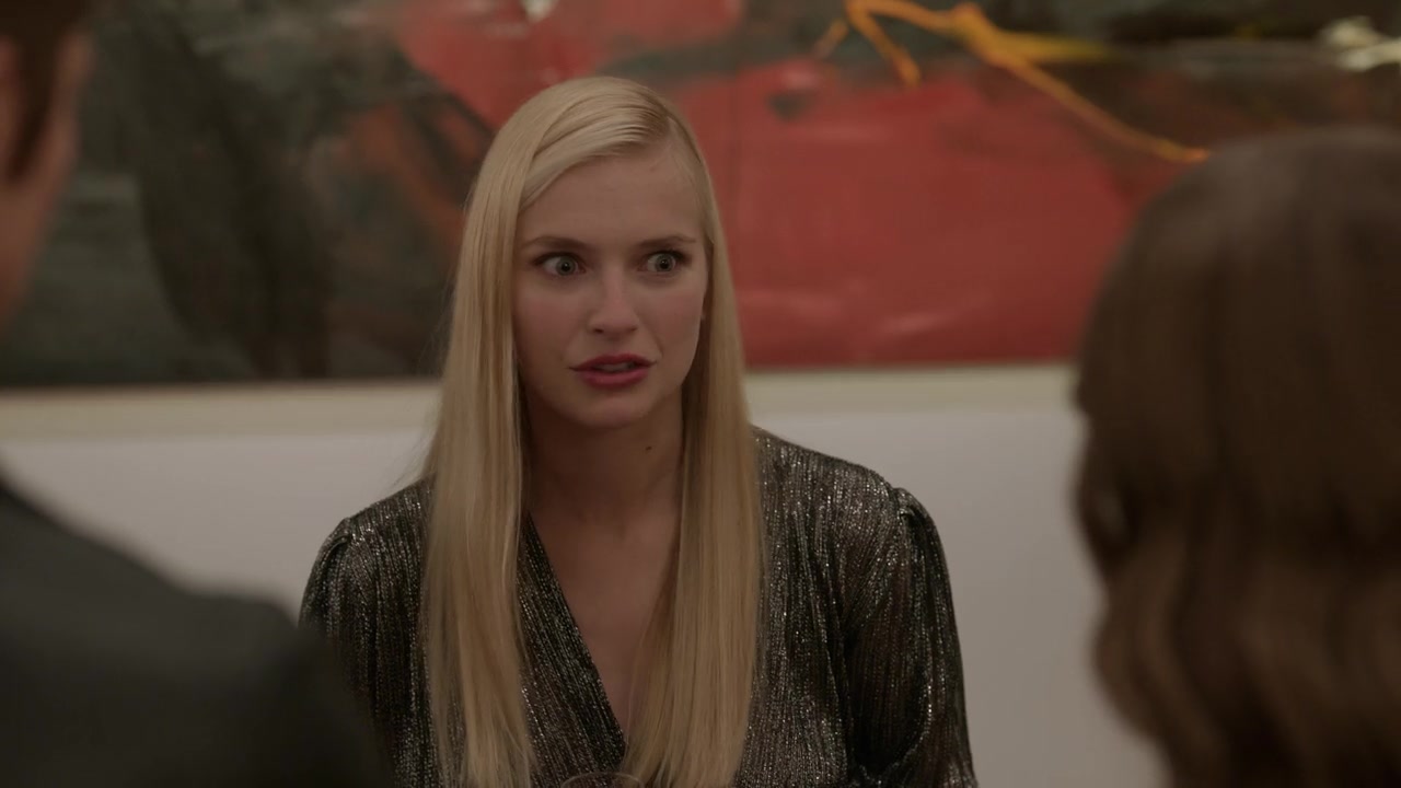 Emily_in_Paris_S01E09_An_American_Auction_in_Paris_720p_NF_WEB-DL_DDP5_1_x264-BTN_0271.jpg