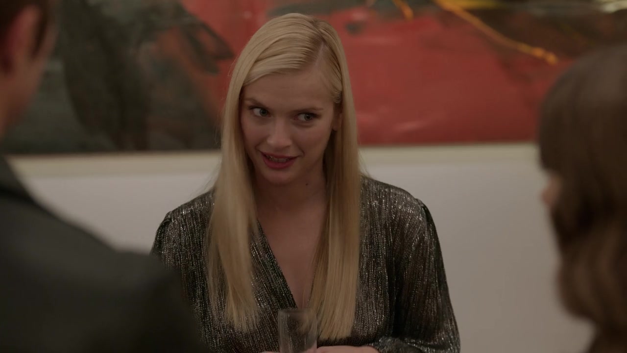 Emily_in_Paris_S01E09_An_American_Auction_in_Paris_720p_NF_WEB-DL_DDP5_1_x264-BTN_0277.jpg