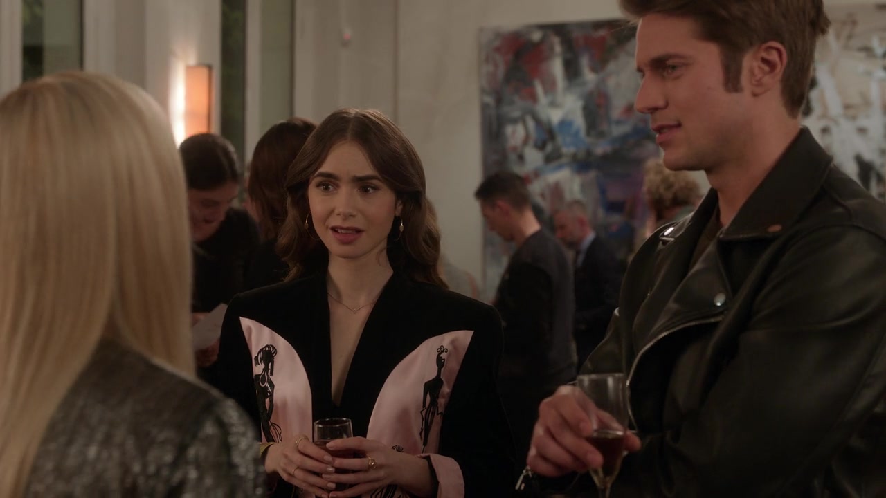 Emily_in_Paris_S01E09_An_American_Auction_in_Paris_720p_NF_WEB-DL_DDP5_1_x264-BTN_0284.jpg