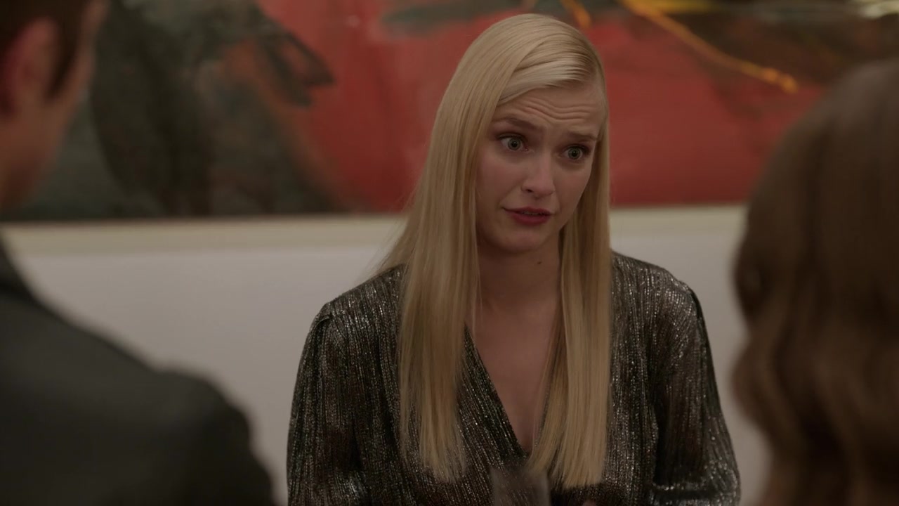 Emily_in_Paris_S01E09_An_American_Auction_in_Paris_720p_NF_WEB-DL_DDP5_1_x264-BTN_0285.jpg