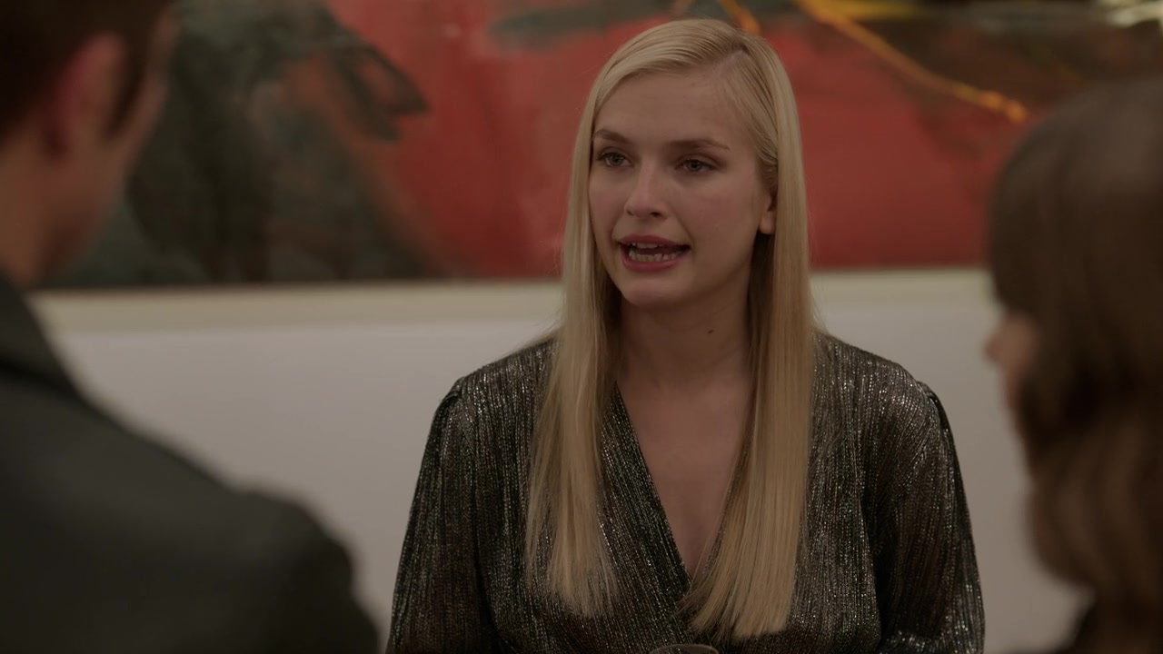 Emily_in_Paris_S01E09_An_American_Auction_in_Paris_720p_NF_WEB-DL_DDP5_1_x264-BTN_0289.jpg