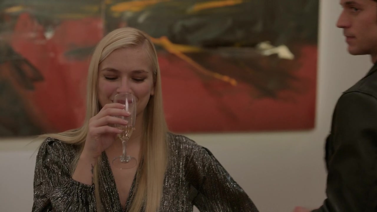 Emily_in_Paris_S01E09_An_American_Auction_in_Paris_720p_NF_WEB-DL_DDP5_1_x264-BTN_0316.jpg Emily_in_Paris_S01E09_An_American_Auction_in_Paris_720p_NF_WEB-DL_DDP5_1_x264-BTN_0316.jpg