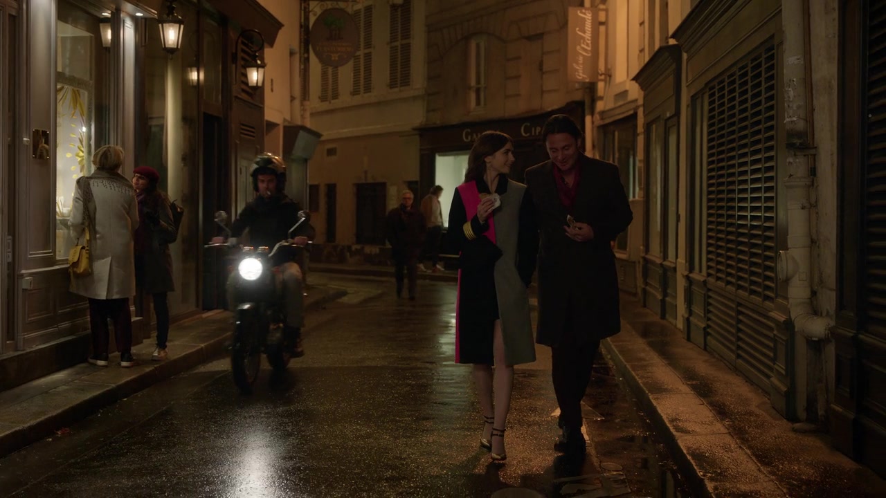 Emily_in_Paris_S01E09_An_American_Auction_in_Paris_720p_NF_WEB-DL_DDP5_1_x264-BTN_0331.jpg