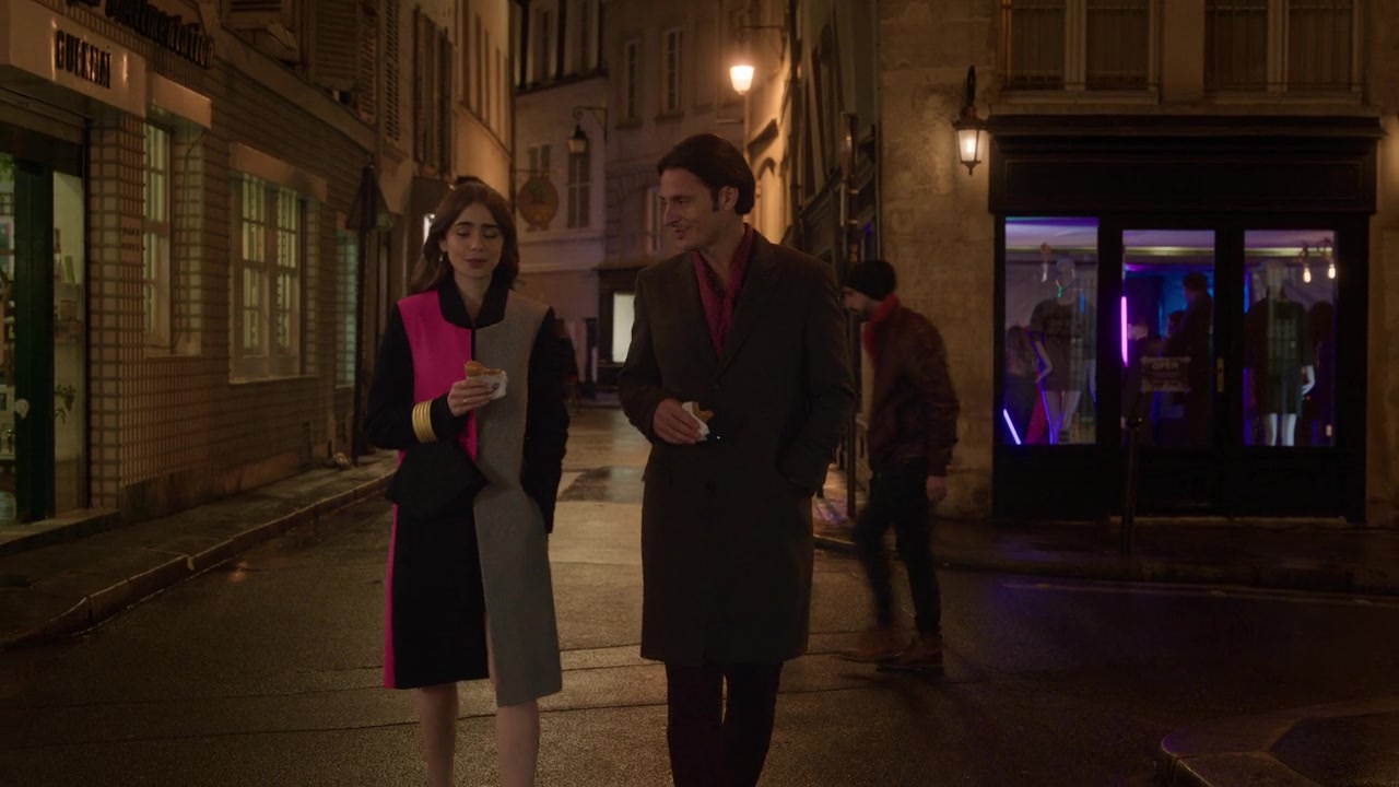 Emily_in_Paris_S01E09_An_American_Auction_in_Paris_720p_NF_WEB-DL_DDP5_1_x264-BTN_0377.jpg