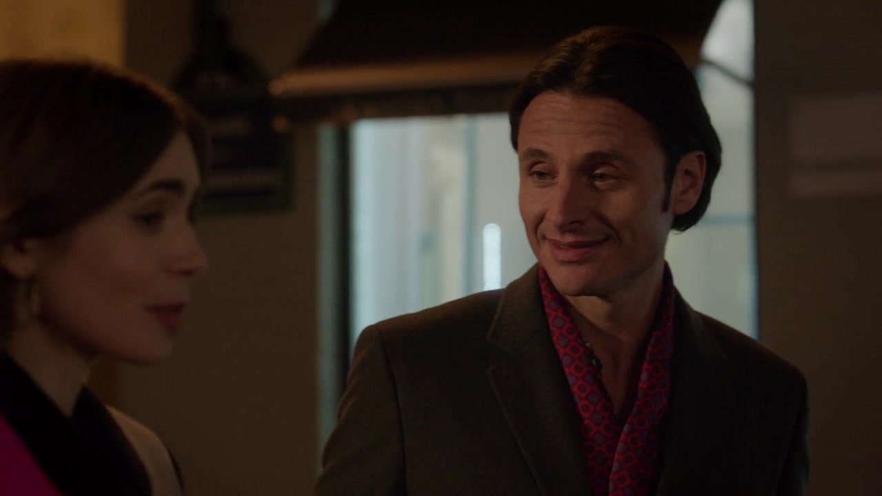 Emily_in_Paris_S01E09_An_American_Auction_in_Paris_720p_NF_WEB-DL_DDP5_1_x264-BTN_0379.jpg