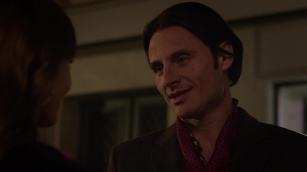 Emily_in_Paris_S01E09_An_American_Auction_in_Paris_720p_NF_WEB-DL_DDP5_1_x264-BTN_0412.jpg