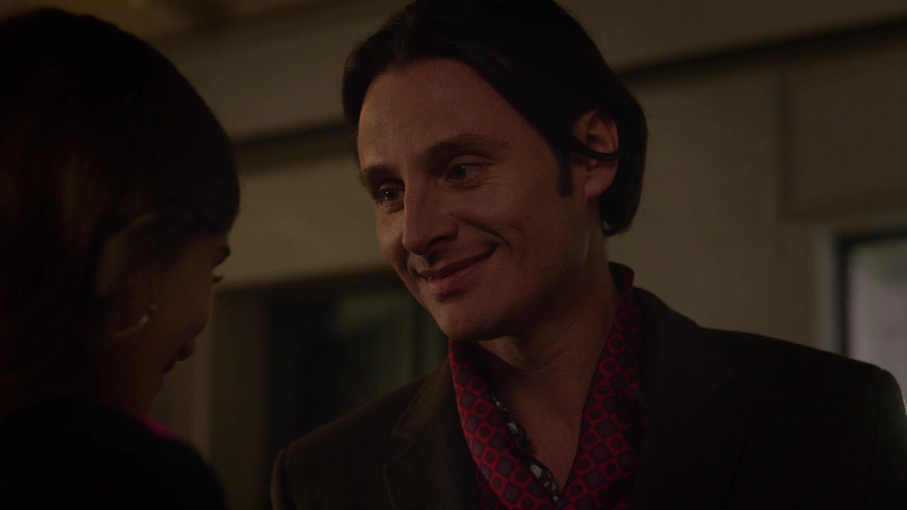 Emily_in_Paris_S01E09_An_American_Auction_in_Paris_720p_NF_WEB-DL_DDP5_1_x264-BTN_0422.jpg