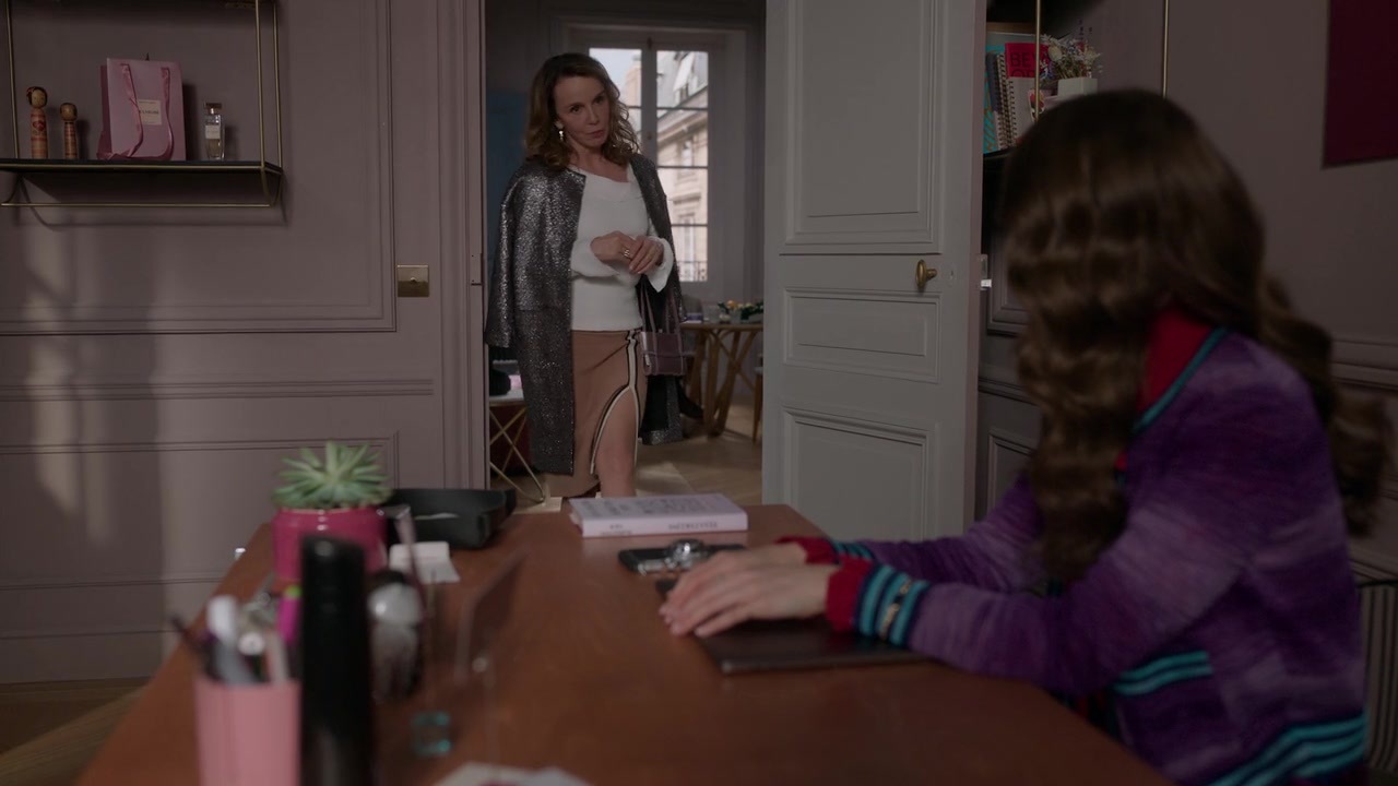 Emily_in_Paris_S01E09_An_American_Auction_in_Paris_720p_NF_WEB-DL_DDP5_1_x264-BTN_0446.jpg Emily_in_Paris_S01E09_An_American_Auction_in_Paris_720p_NF_WEB-DL_DDP5_1_x264-BTN_0446.jpg