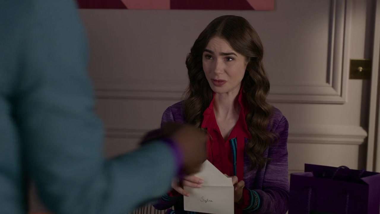 Emily_in_Paris_S01E09_An_American_Auction_in_Paris_720p_NF_WEB-DL_DDP5_1_x264-BTN_0476.jpg