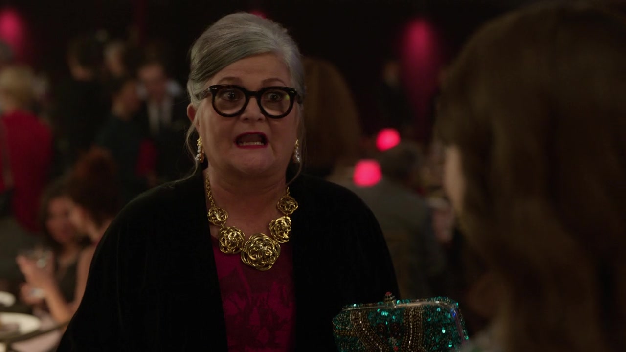 Emily_in_Paris_S01E09_An_American_Auction_in_Paris_720p_NF_WEB-DL_DDP5_1_x264-BTN_0529.jpg