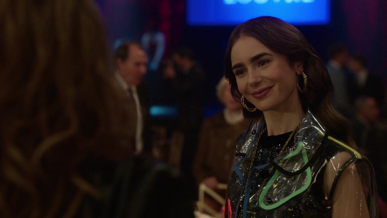 Emily_in_Paris_S01E09_An_American_Auction_in_Paris_720p_NF_WEB-DL_DDP5_1_x264-BTN_0547.jpg