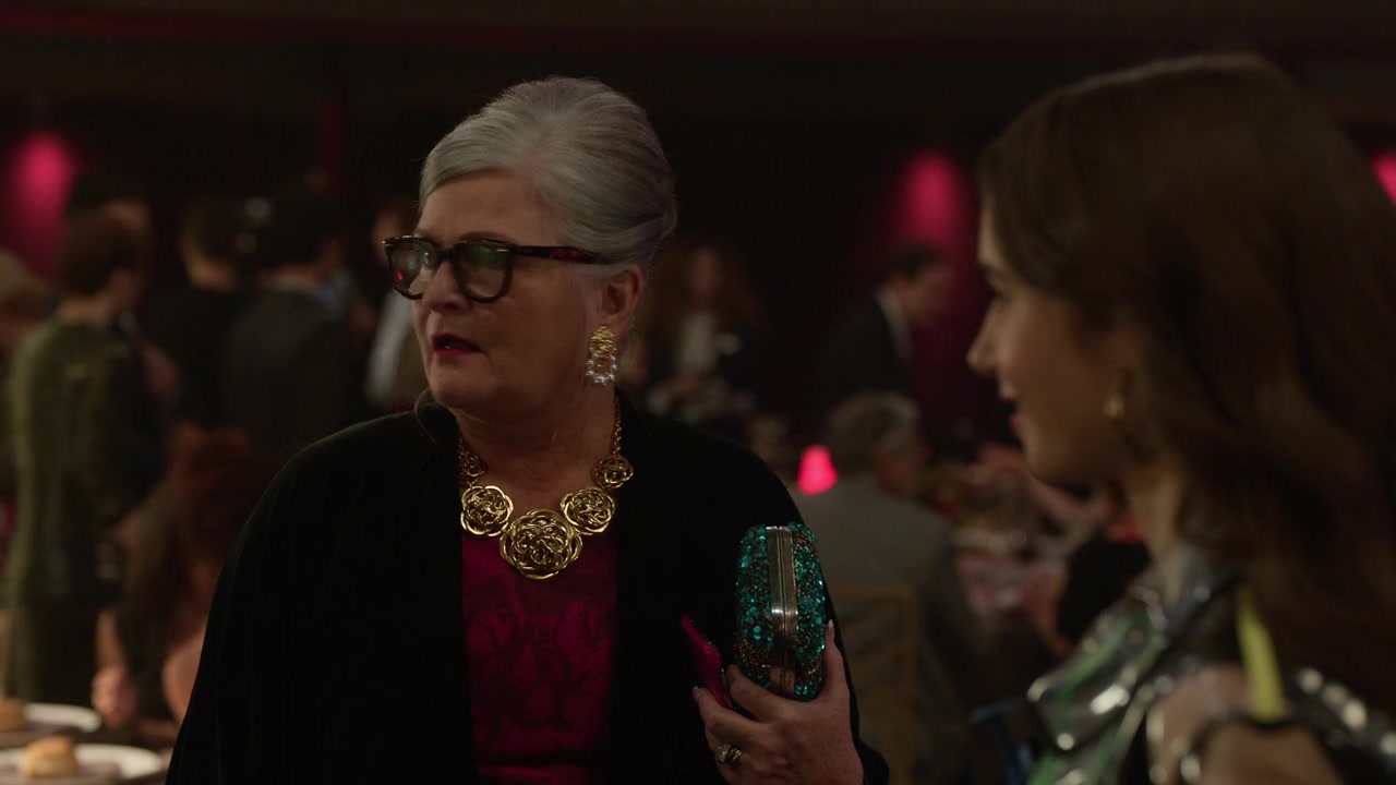 Emily_in_Paris_S01E09_An_American_Auction_in_Paris_720p_NF_WEB-DL_DDP5_1_x264-BTN_0548.jpg