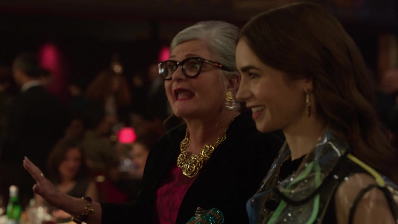 Emily_in_Paris_S01E09_An_American_Auction_in_Paris_720p_NF_WEB-DL_DDP5_1_x264-BTN_0570.jpg